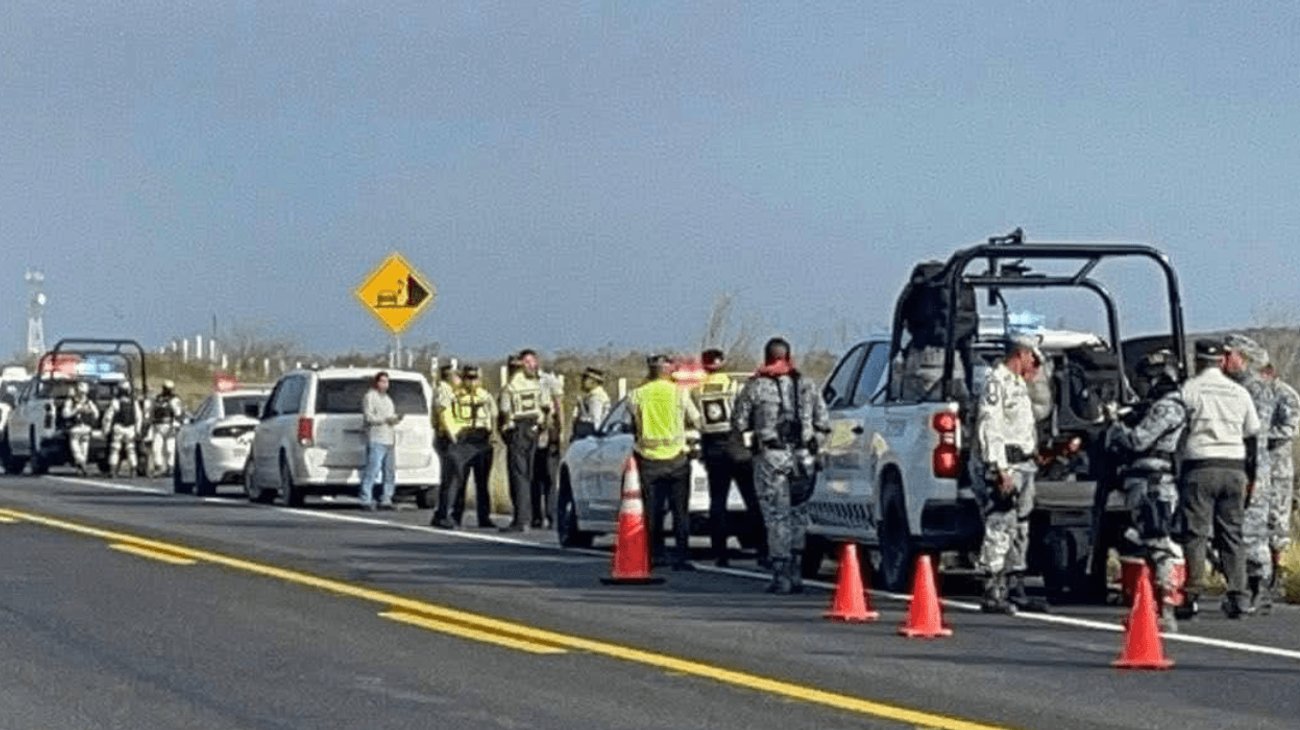 Guardia Nacional muere en volcadura sobre carretera a Monclova