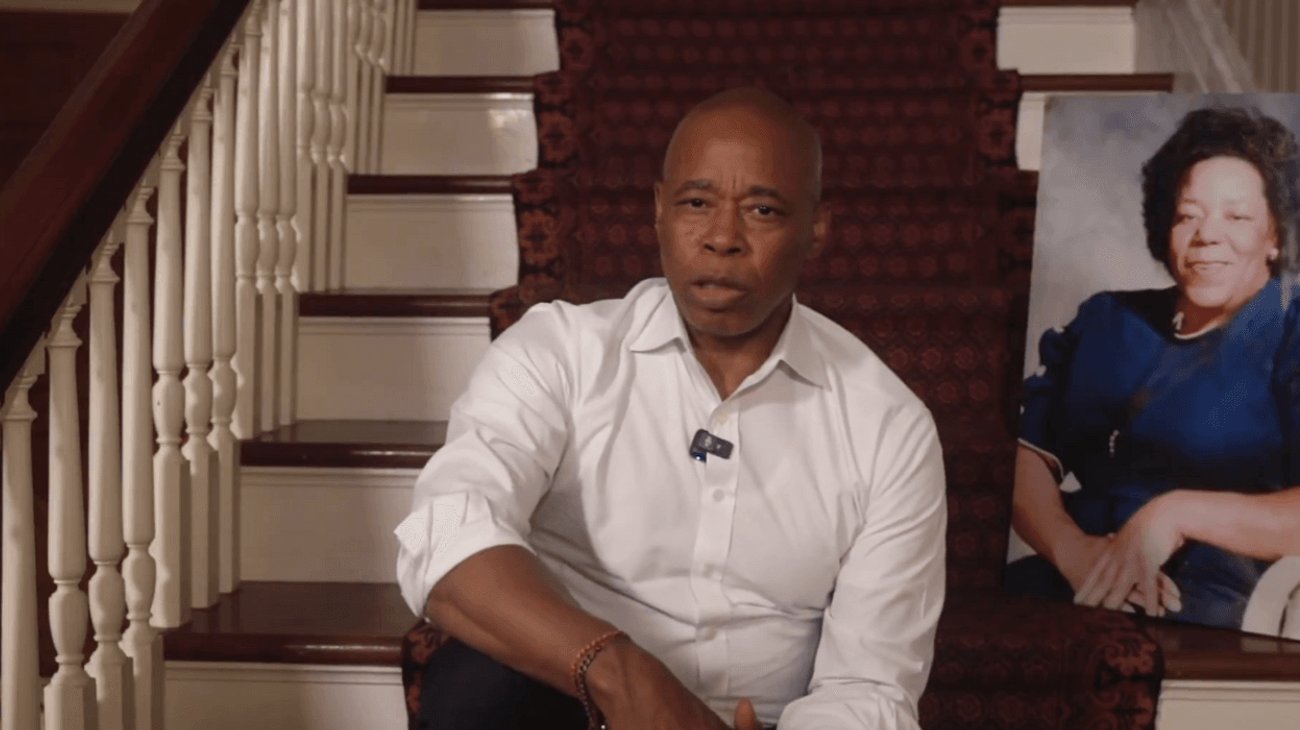 Eric Adams se retira de contienda por reelección en Nueva York 