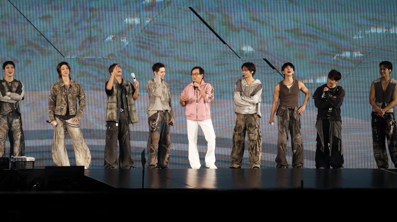 Jackie Chan sorprende en concierto de SEVENTEEN en Hong Kong
