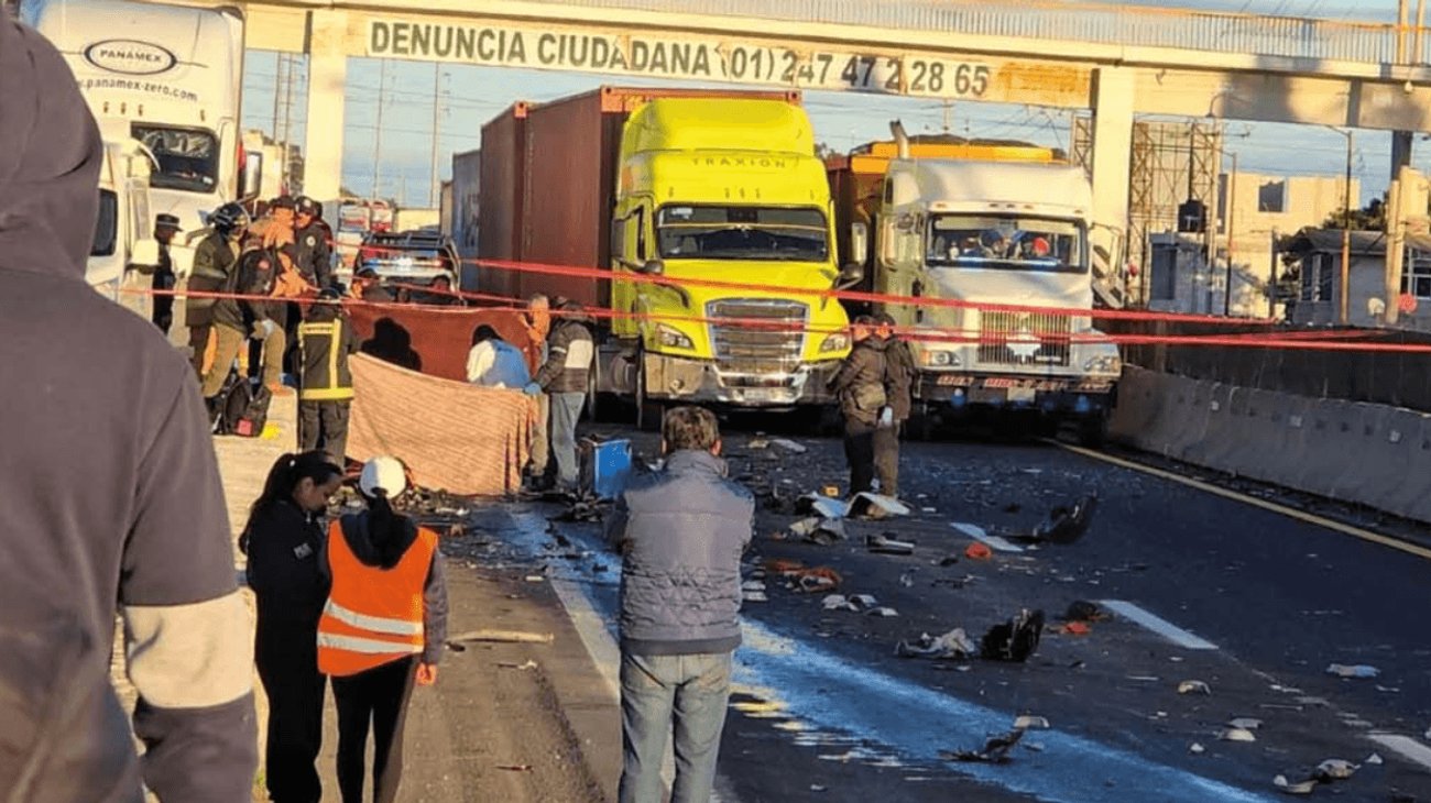 Tráiler embiste camión de peregrinos en carretera México-Veracruz