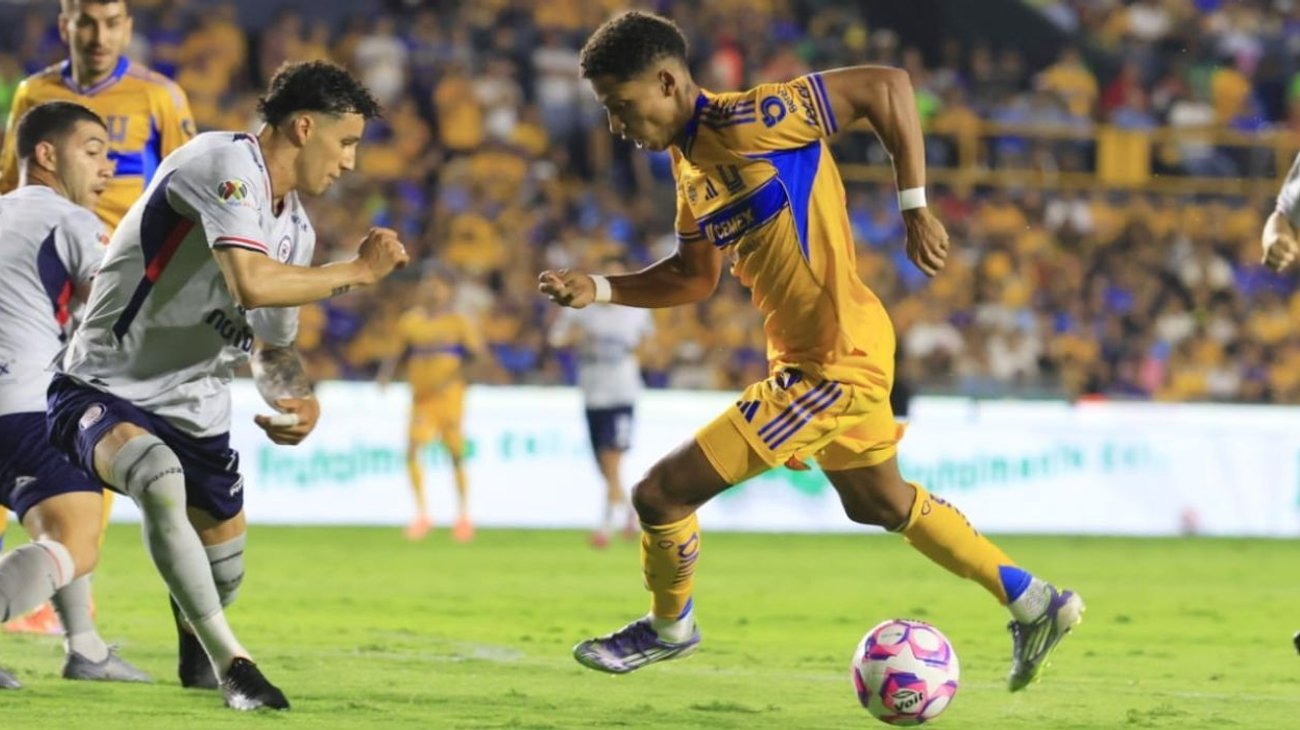 Tigres perdona al Cruz Azul... y empatan 1-1 en El Volcán