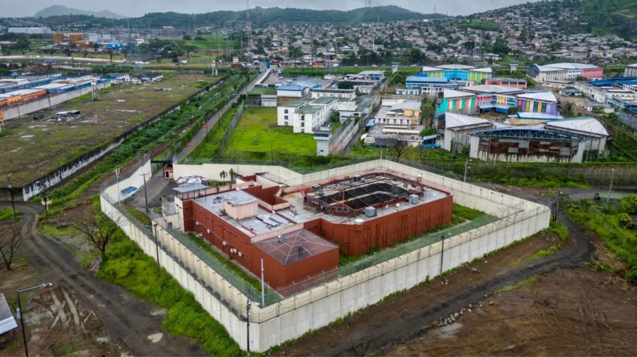Desalojan alrededores de cárcel de Ecuador ante rumor de atentado