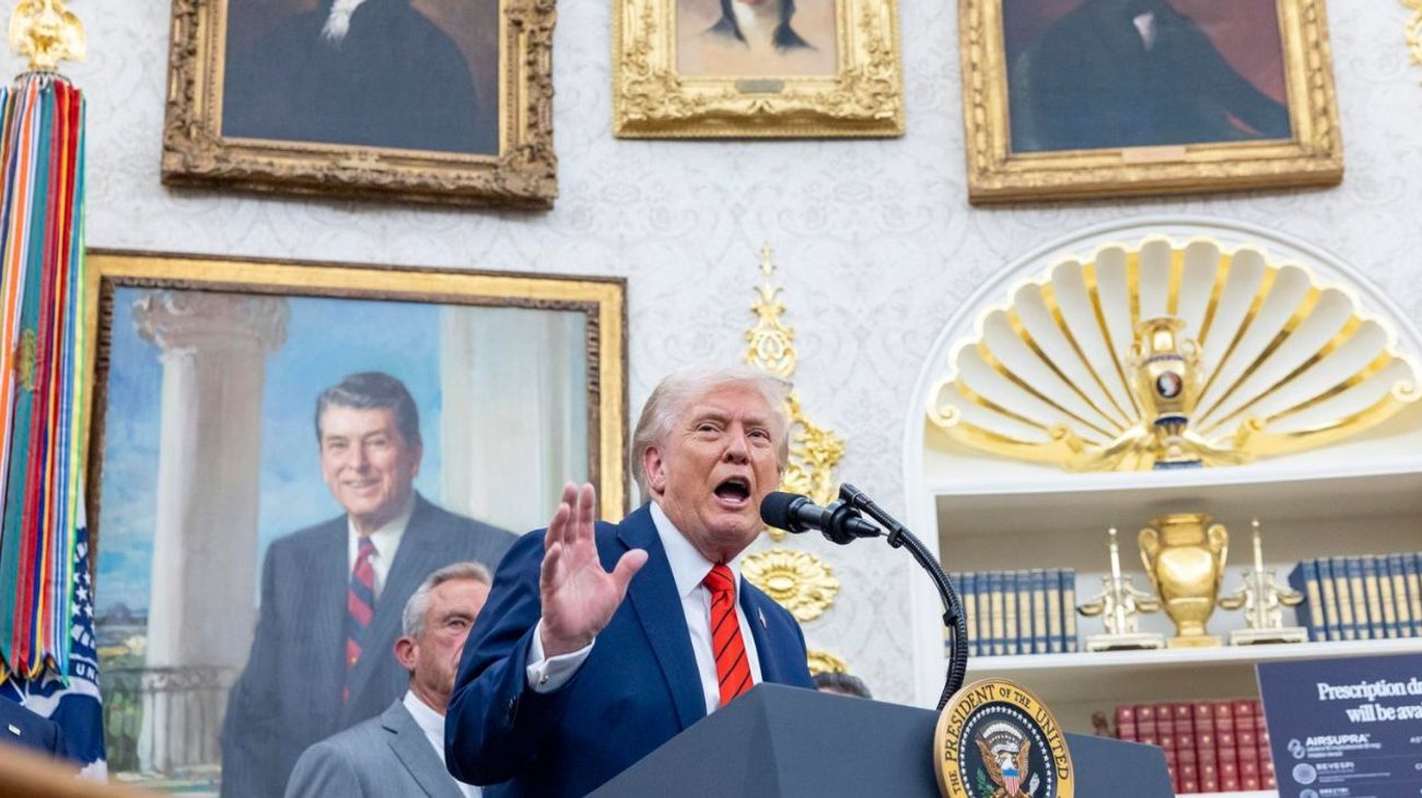 Trump promete fondos para pagar tropas pese al cierre de gobierno