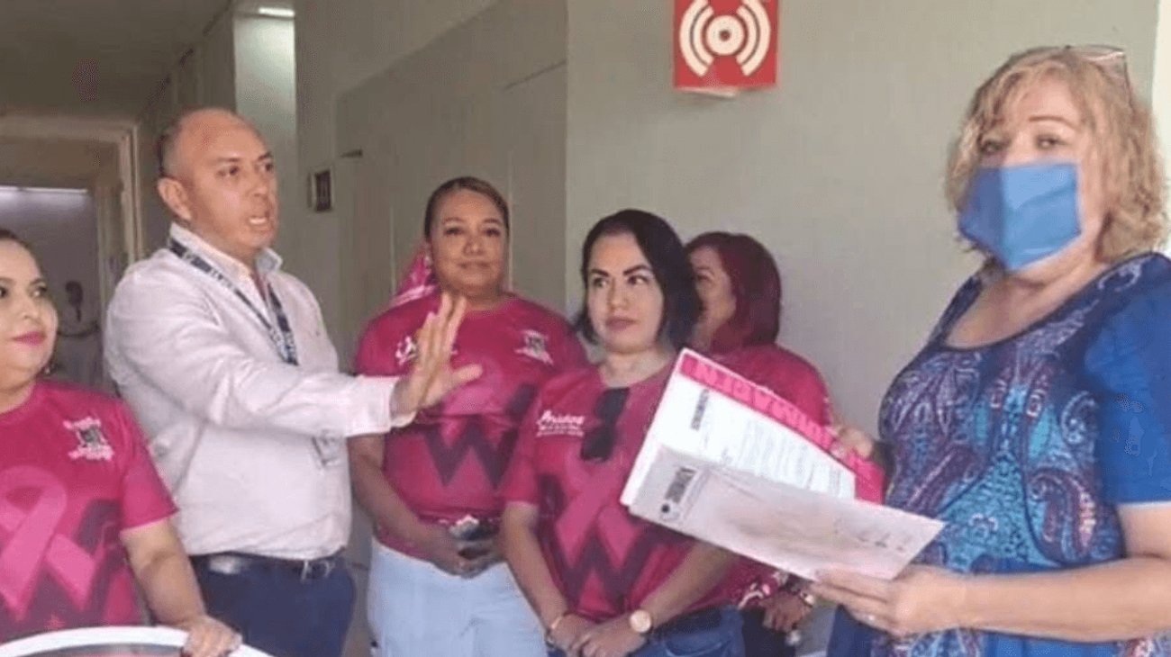 Sobreviviente de cáncer protesta por falta de atención médica