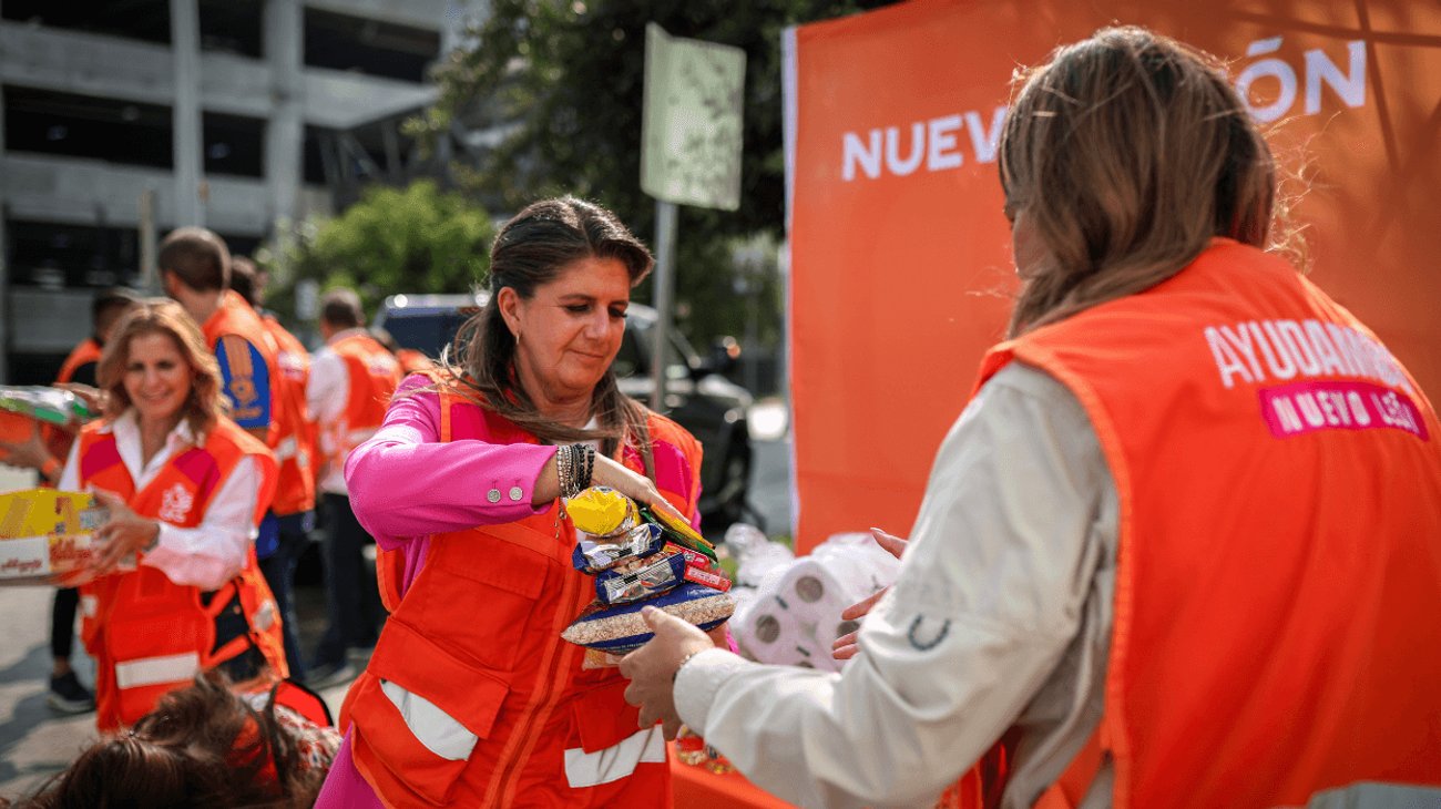 Recaudan 10 toneladas de ayuda para damnificados en Veracruz