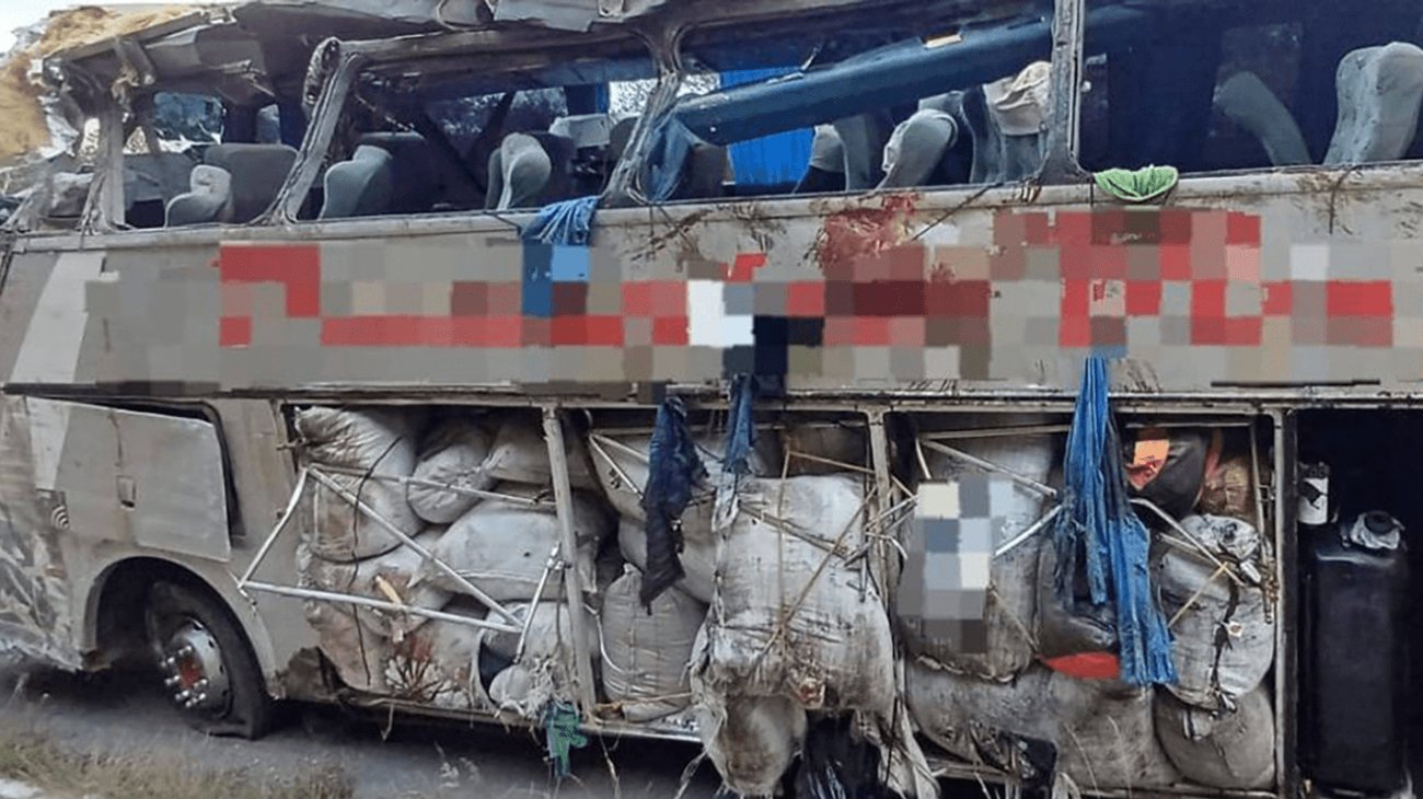 Suman 17 muertos y 20 heridos por accidente de autobús en Brasil
