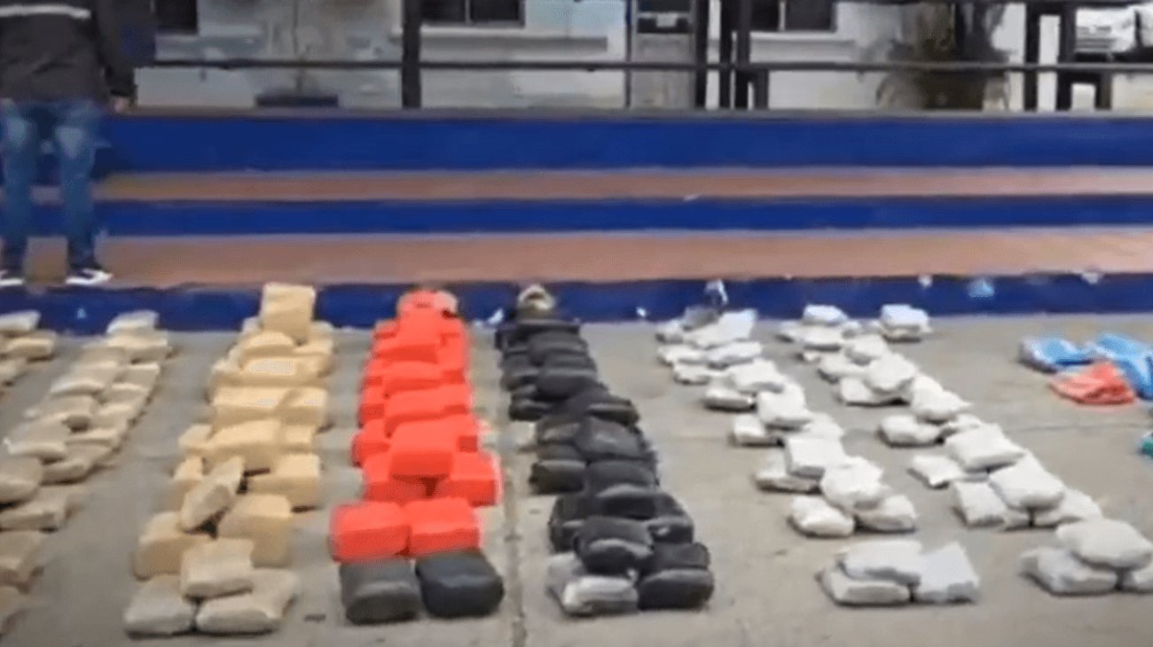 Decomisan 378 kilos de marihuana en Ecuador; se enviarían a Chile