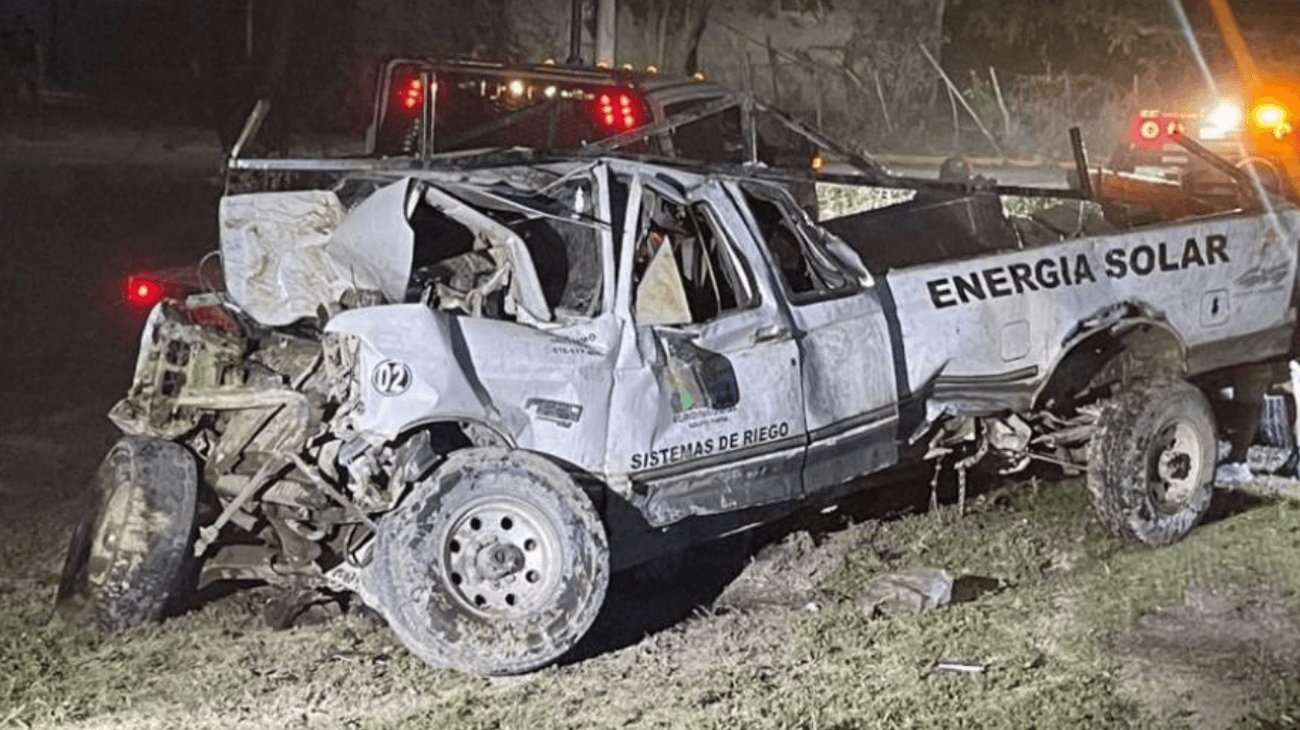 Volcadura deja tres lesionados tras choque en Zaragoza