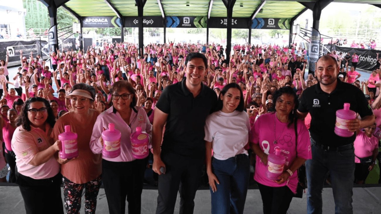 Bailan 500 mujeres para concientizar sobre cáncer de mama