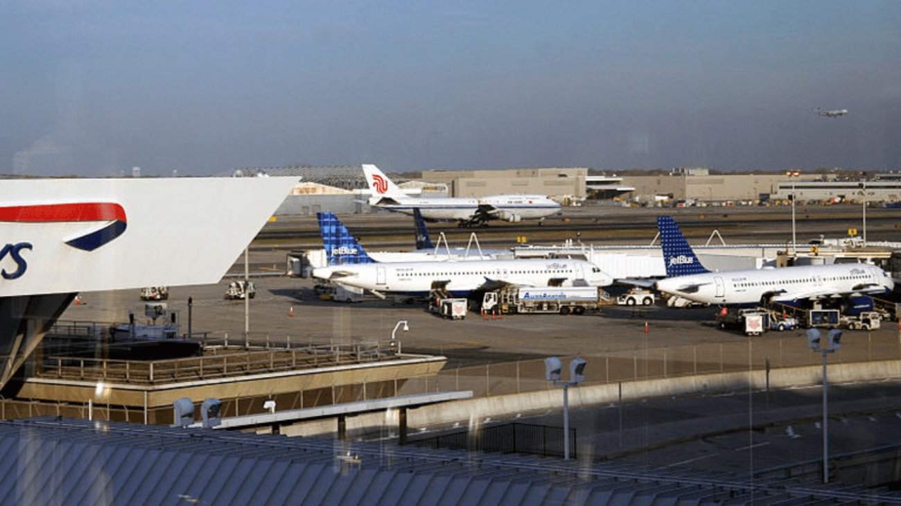 Cierran aeropuerto John F. Kennedy por presunta emergencia aérea