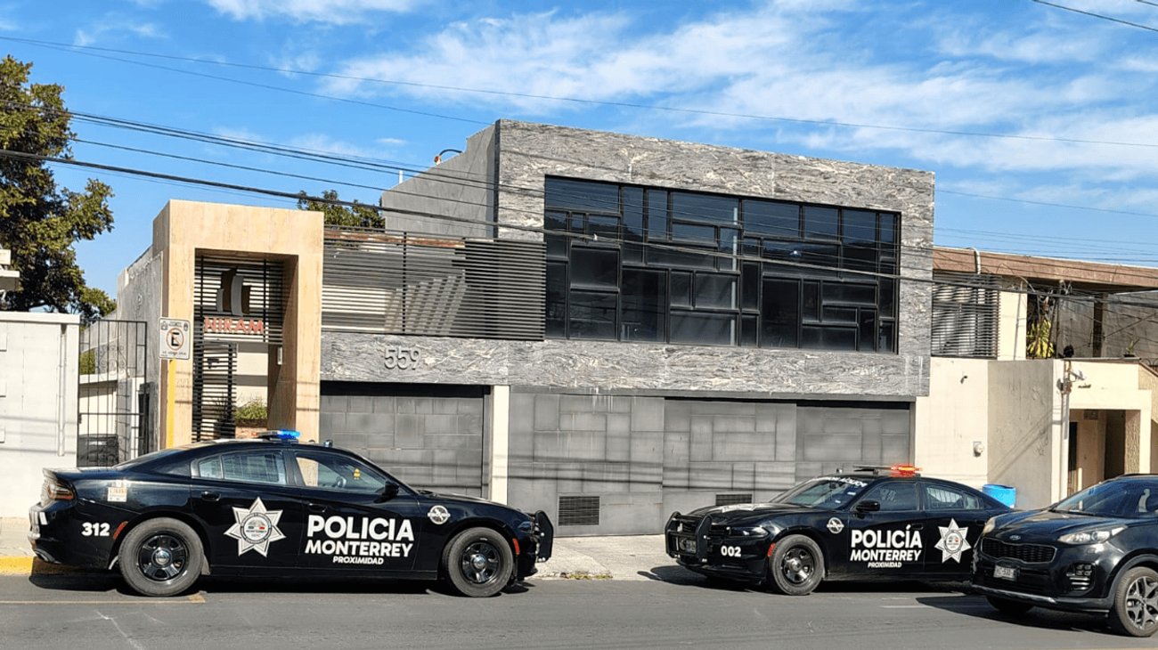 Denuncian robo de $250,000 a negocio en colonia Vista Hermosa