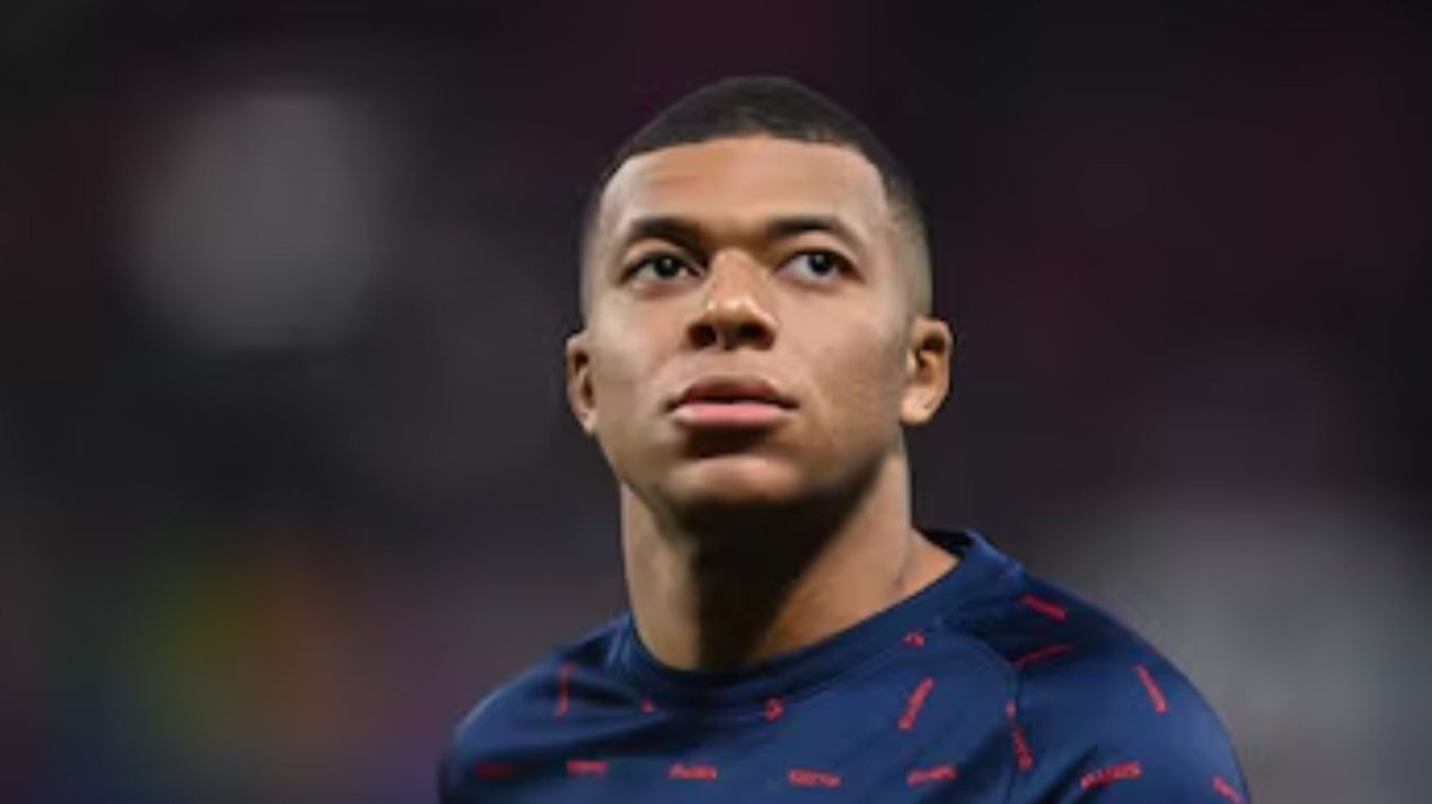 Mbappé será baja al menos tres semanas por lesión de rodilla