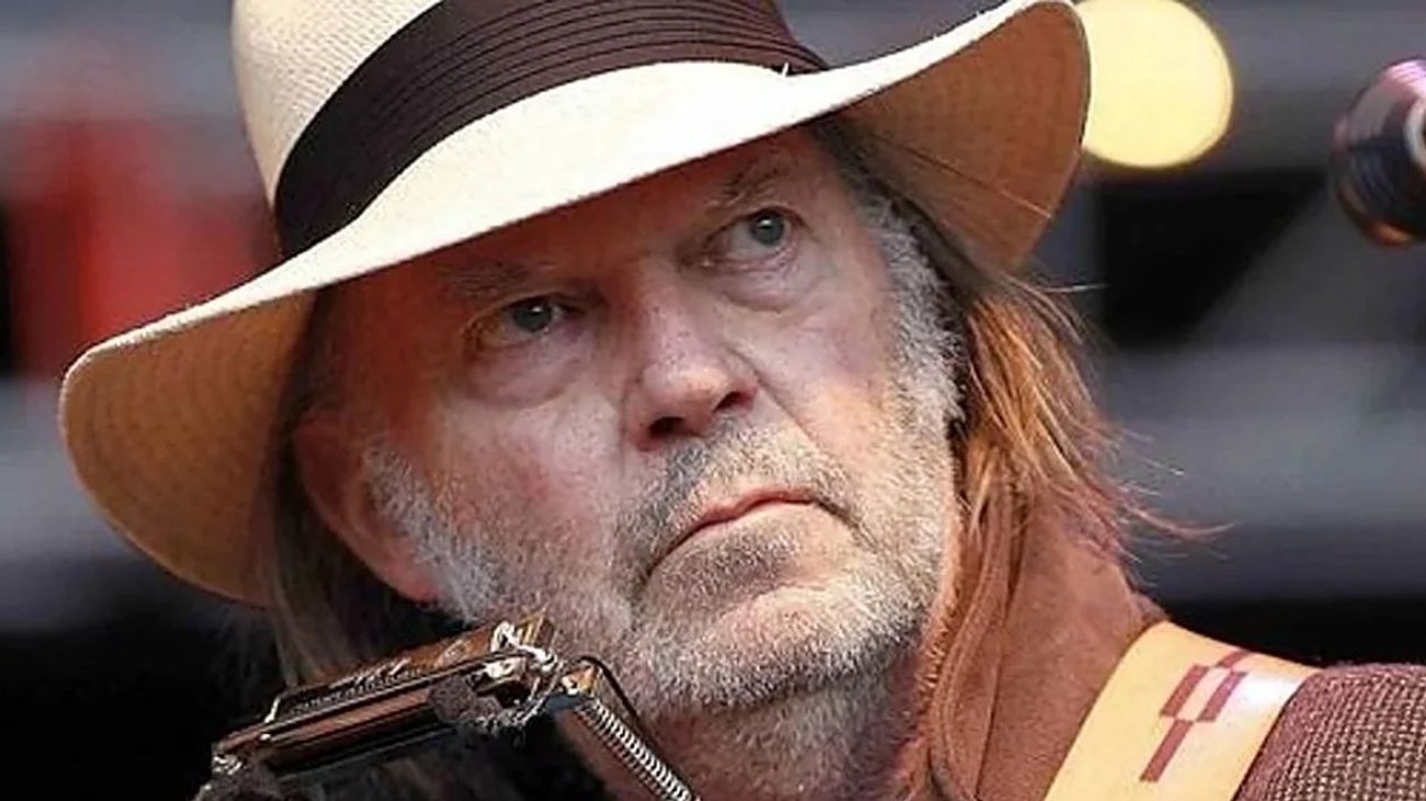 Neil Young regala todo su catálogo musical a Groenlandia