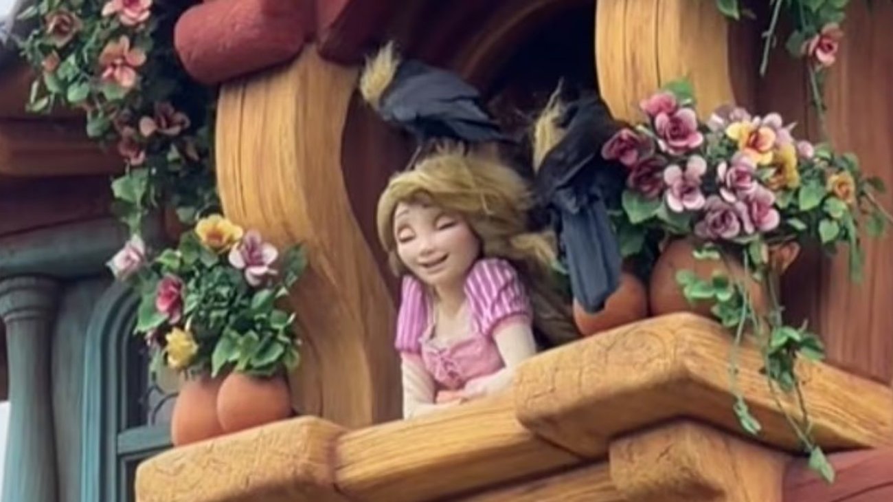 Cuervos 'devoran' cabello de Rapunzel en DisneySea