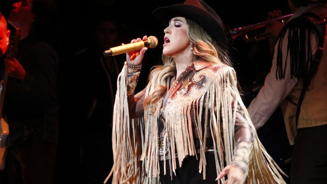 Alicia Villarreal lanza 'Bendita Locura', su gira más personal