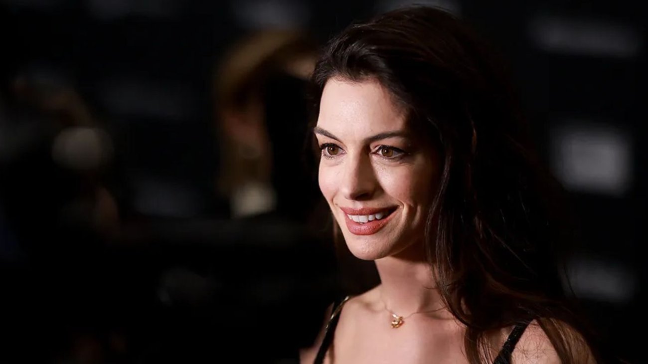 Anne Hathaway revela que vivió casi ciega durante diez años