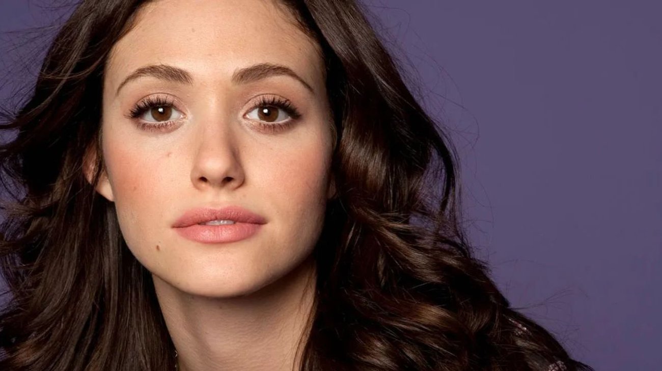 Emmy Rossum revela cómo logró igualdad salarial
