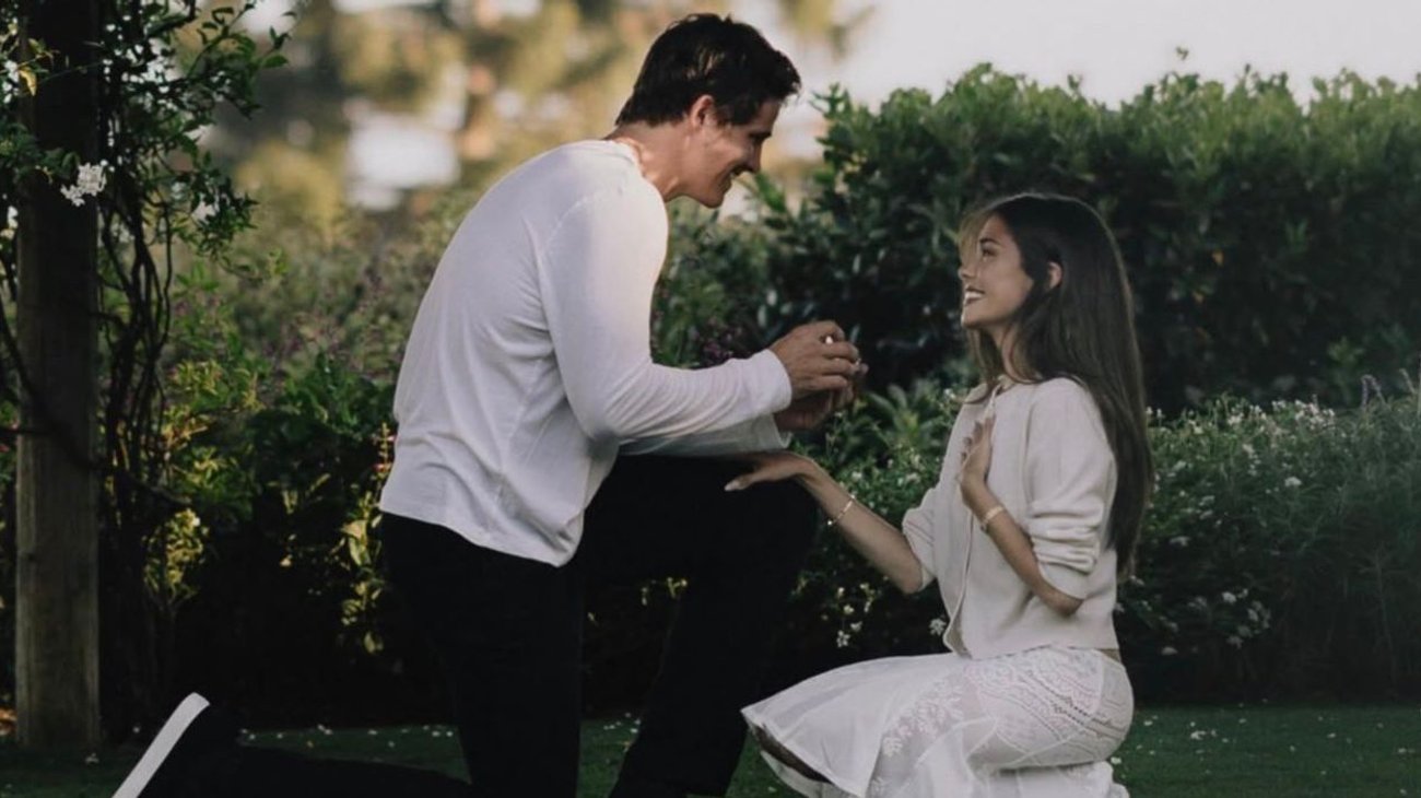 Madison Beer se compromete con Justin Herbert