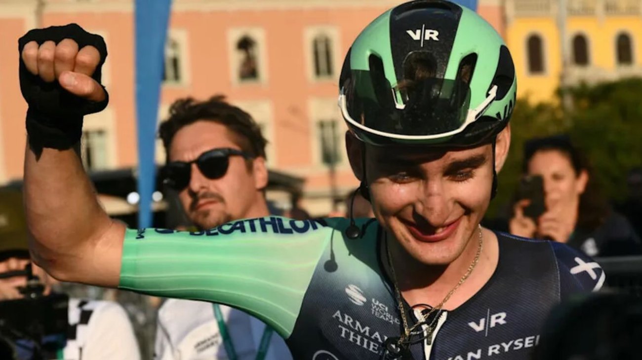 Paul Seixas conquista Lombardía y Enric Mas termina segundo