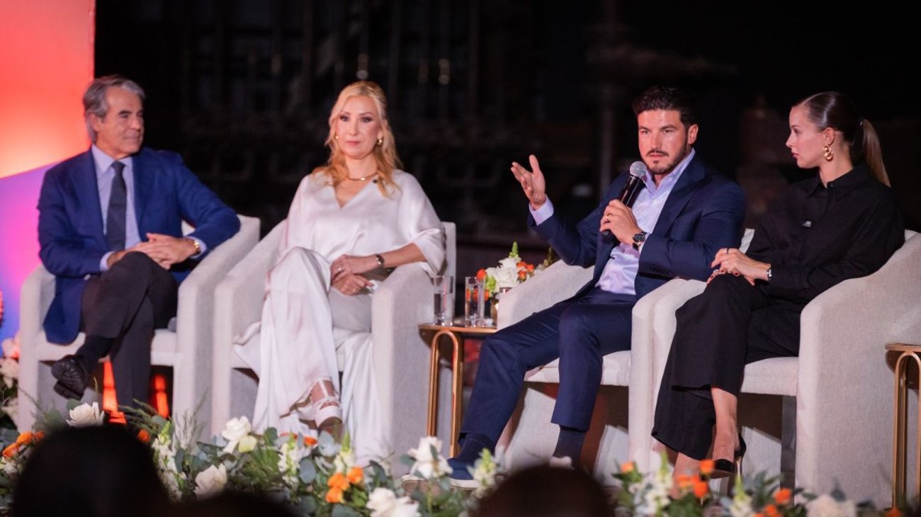 Gobierno de NL presenta libro de su modelo de salud