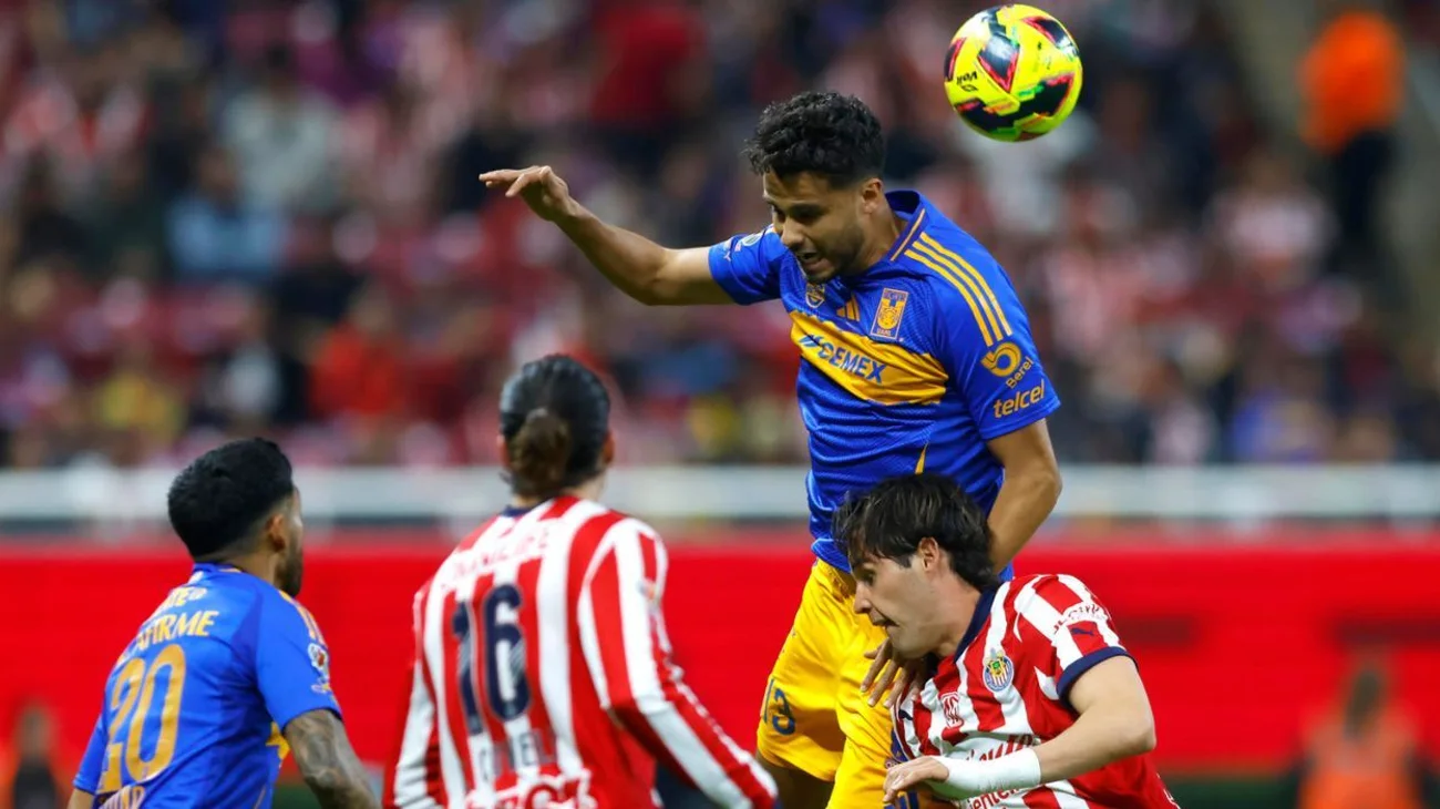 Con chispazo de Brunetta, Tigres salva el empate contra Chivas