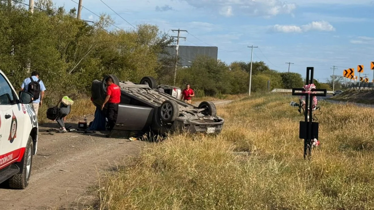 Cuatro heridos en volcadura 'curva de la muerte' en Hualahuises