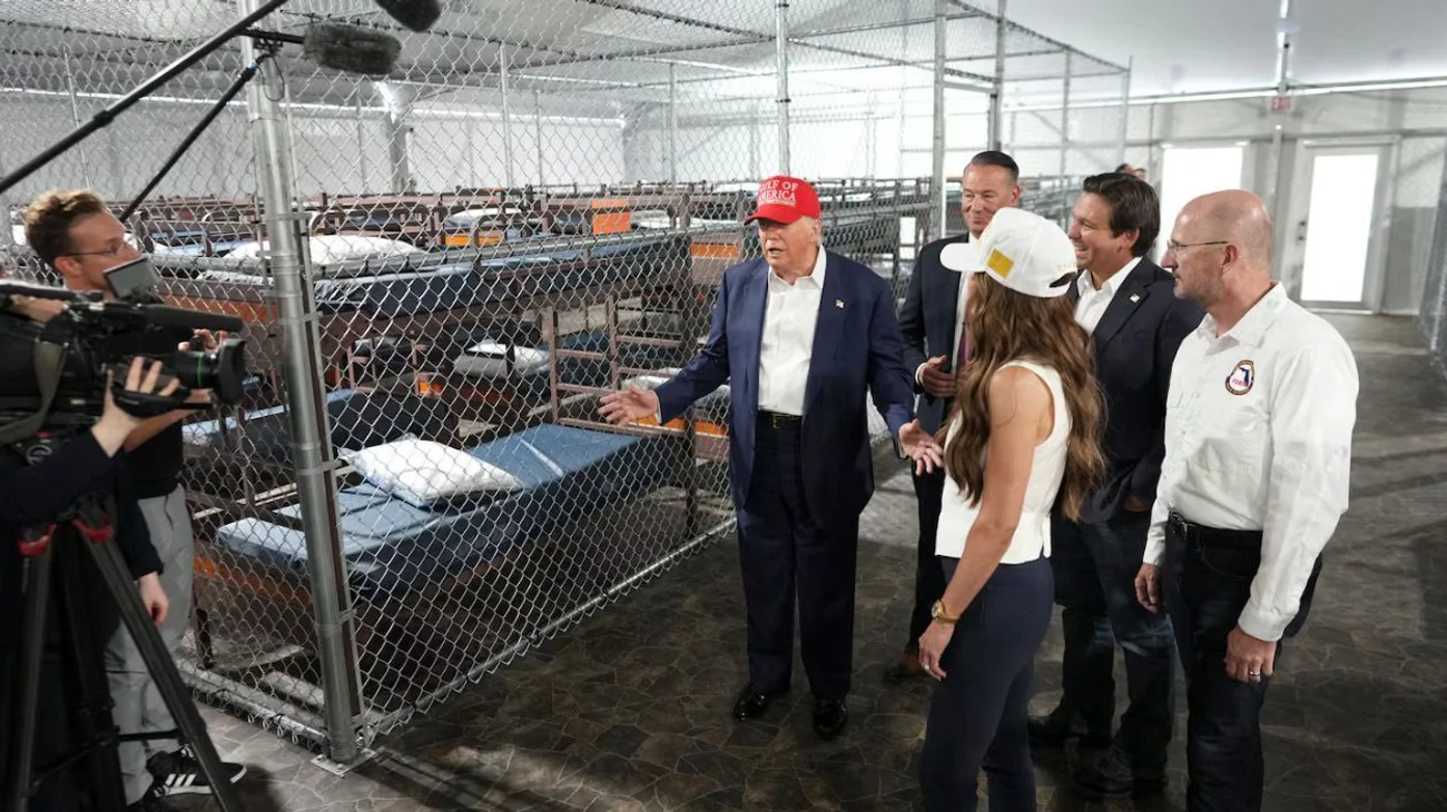 Acusan a Trump por negar asesoría legal a migrantes en Alcatraz
