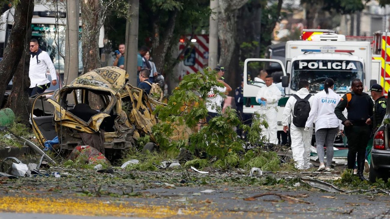 Cinco muertos y 36 heridos en atentado a base aérea en Colombia