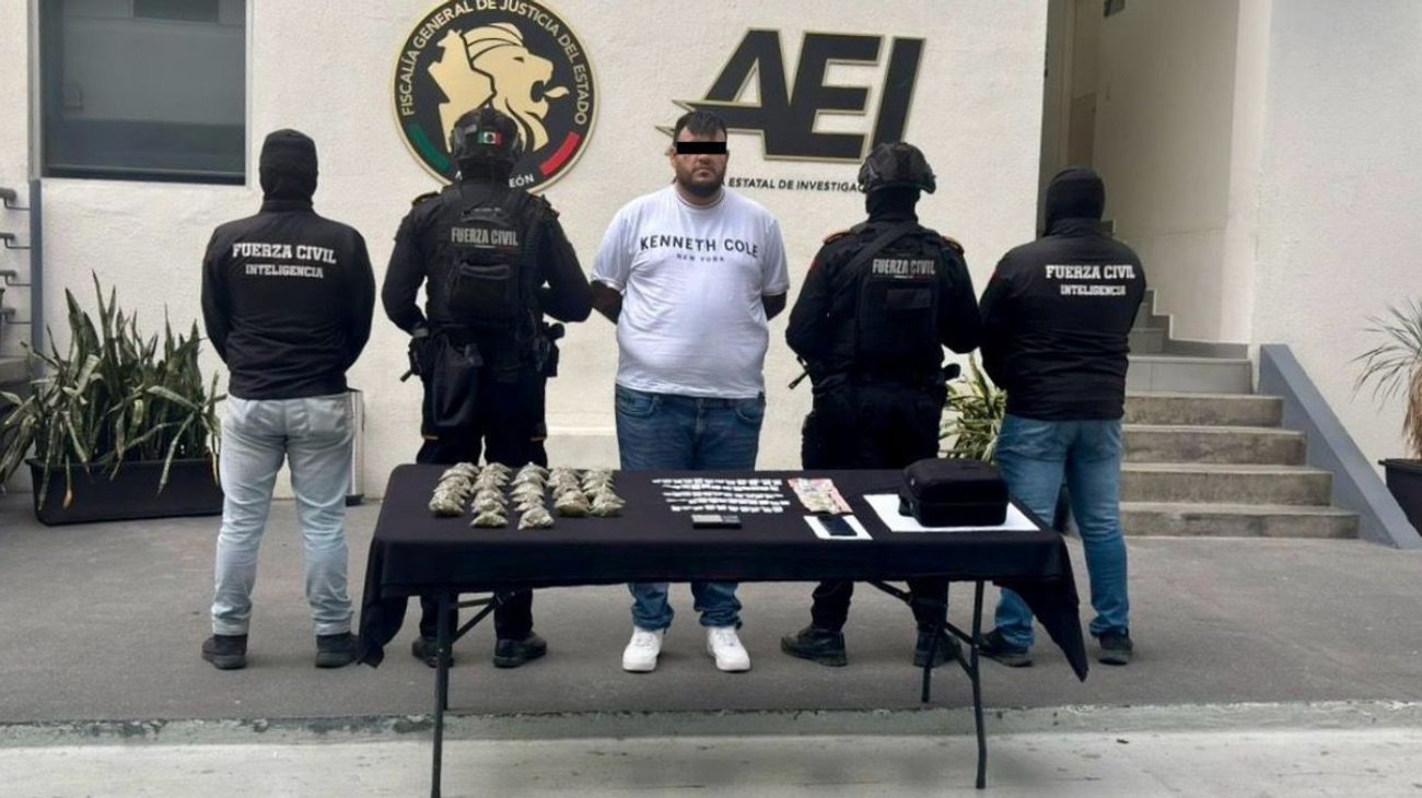 Detienen a hombre con droga; vinculado a robos en carretera