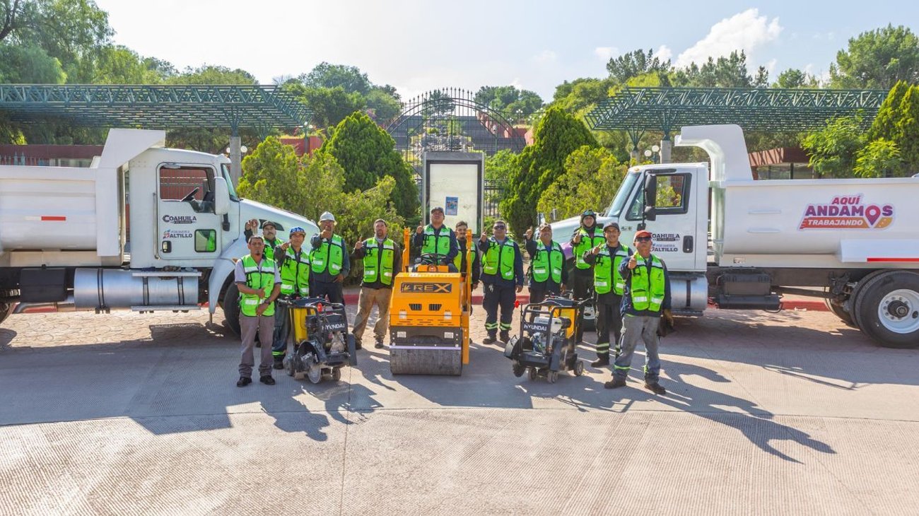 Saltillo refuerza bacheo con nuevos camiones y maquinaria