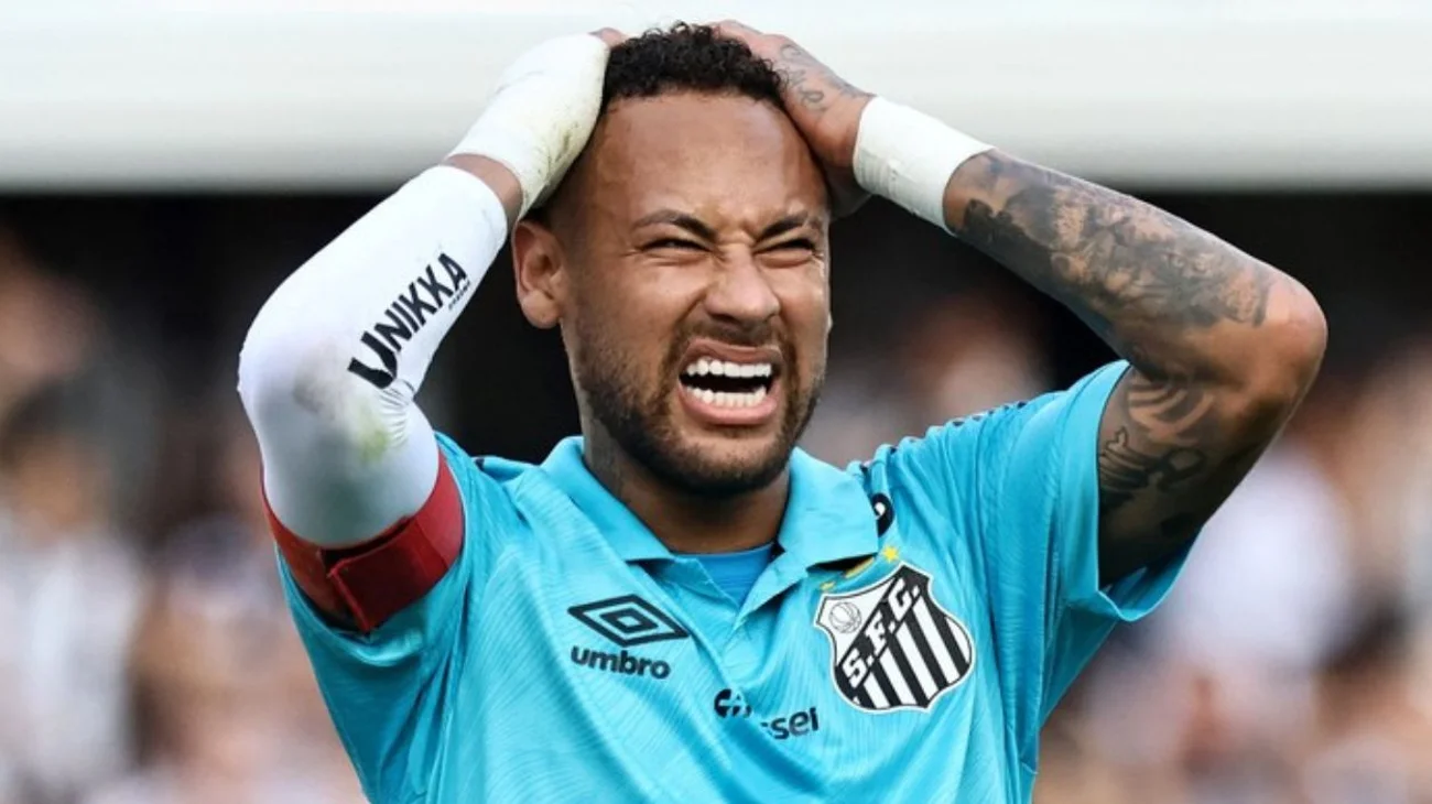 Neymar expulsado en su primer partido oficial con el Santos