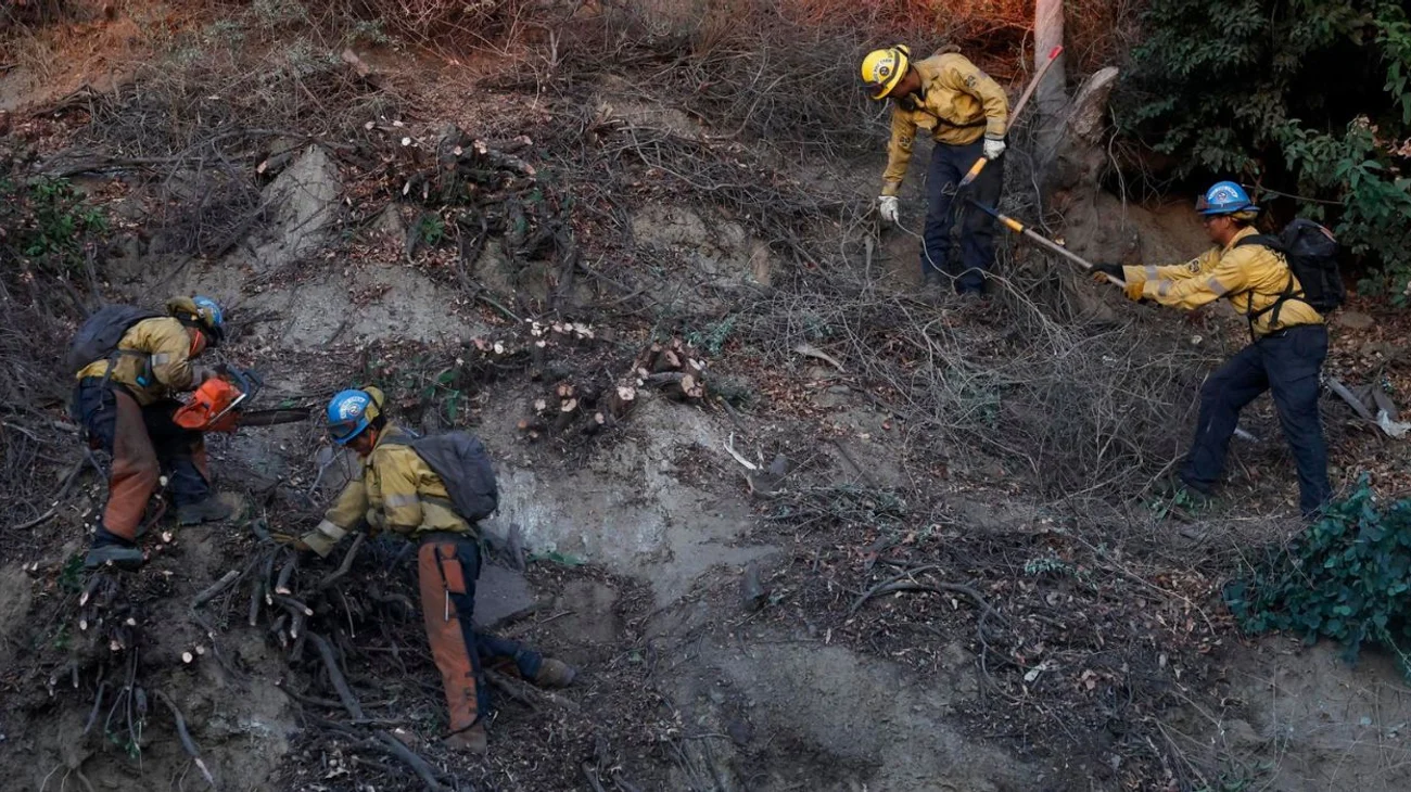 Un nuevo incendio amenaza Los Ángeles, California