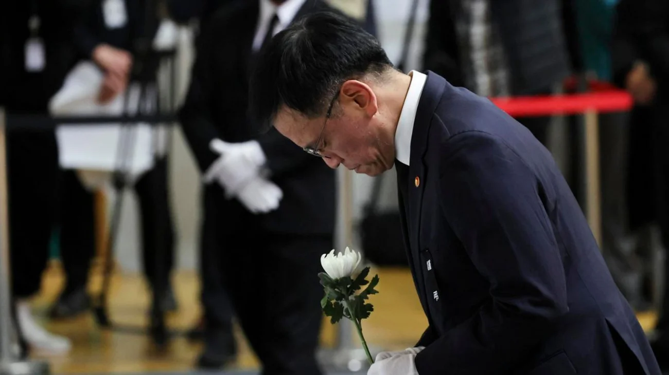 Realizan primer funeral de víctima de accidente aéreo de Muan