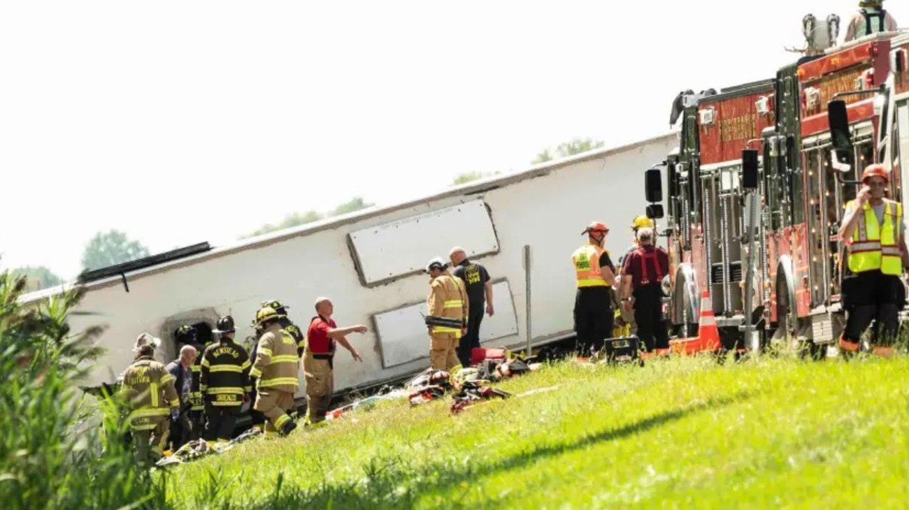 Accidente de autobus turístico deja cinco muertes en Nueva York