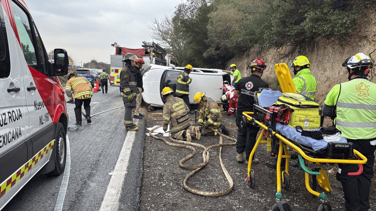 Volcadura deja una persona lesionada en Linares