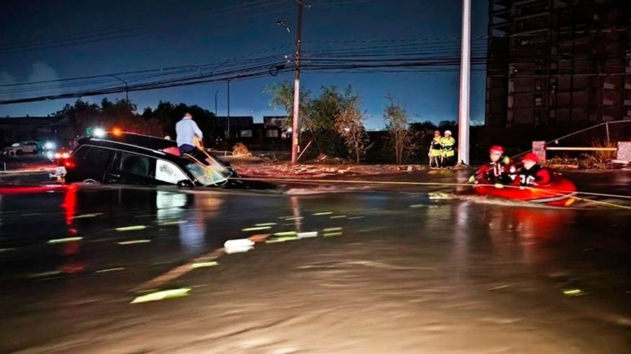 Fuertes lluvias en Queretaro dejan dos muertos y un desaparecido