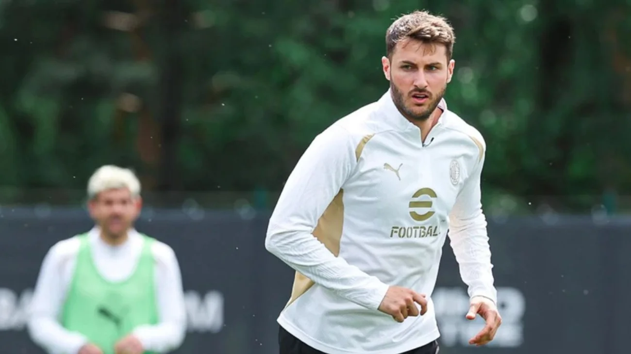 Santiago Giménez queda fuera de la pretemporada del AC Milan