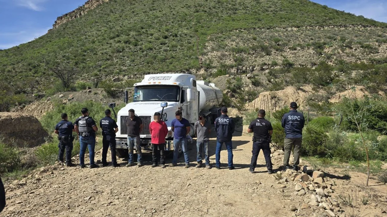 Aseguran 44 mil litros de combustible en Coahuila, detienen a 5