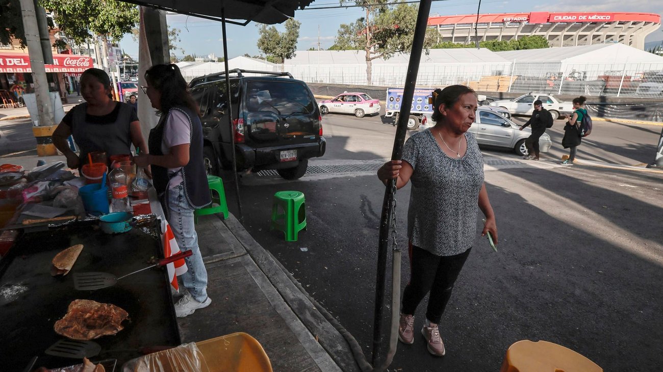 Vecinos ofrecen estacionamiento en Mundial hasta en ¡2,200 pesos!