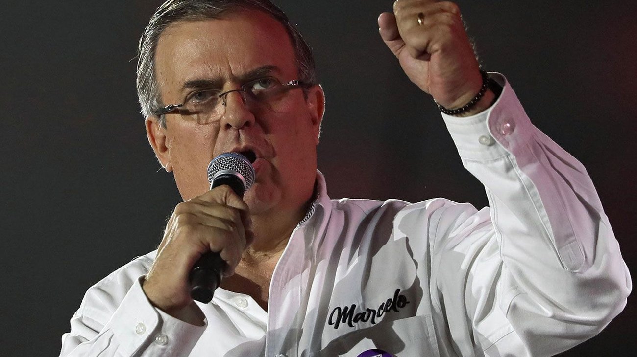 Marcelo Ebrard inicia gira en el centro de México