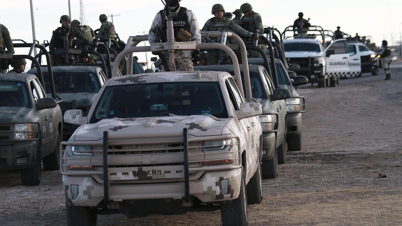 Secuestran a 10 empleados de minera canadiense en Sinaloa