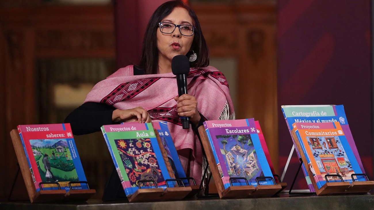 Acusan al Gobierno de 'promover la violencia' con libros