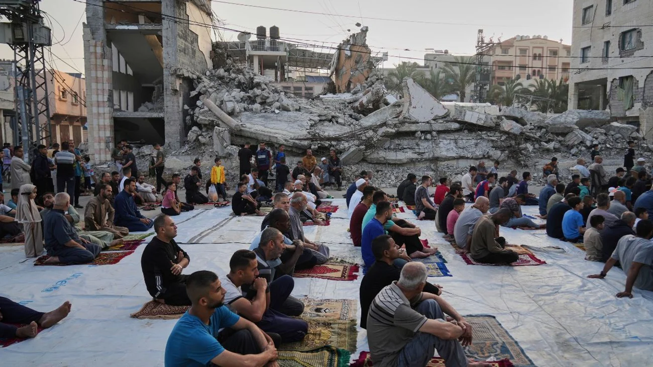 Entre_ruinas_palestinos_en_Gaza_celebran_el_Eid_al_Adha_157da91633