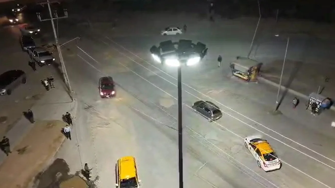 Entrega García tres mega torres de luz para reforzar la seguridad