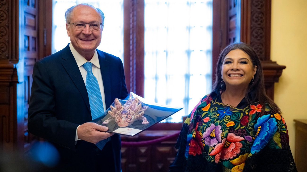 Entrega_Mexico_llaves_de_la_ciudad_al_vicepresidente_de_Brasil_2580706a62