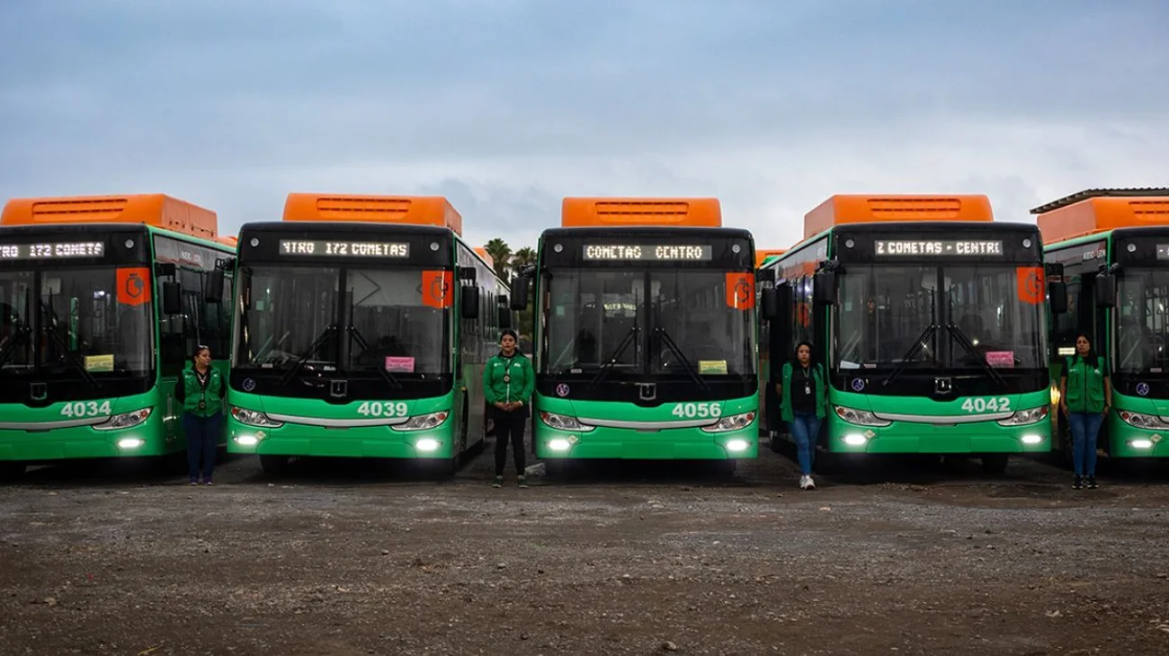 Entrega NL 30 camiones para ruta 172 Cometas de Juárez