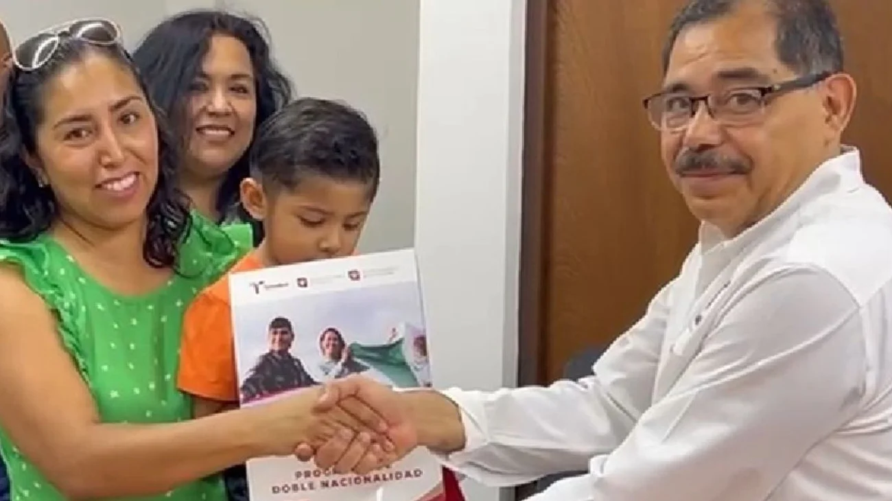 Entregan 60 actas de doble nacionalidad a hijos de tamaulipecos