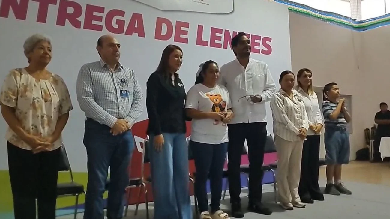 Entregan lentes gratuitos a más de 350 personas en Reynosa