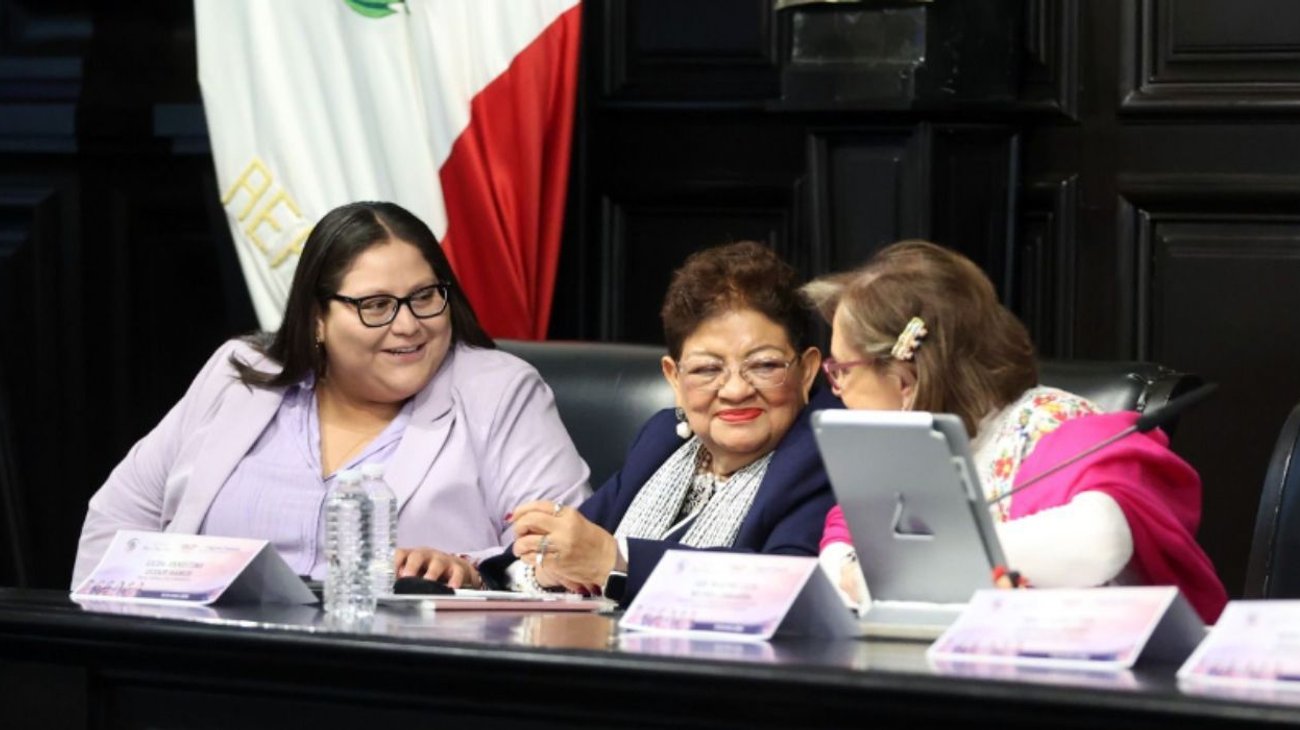 Ernestina_Godoy_acude_a_Congreso_Feminista_del_Senado_en_Yucatan_80edc58102