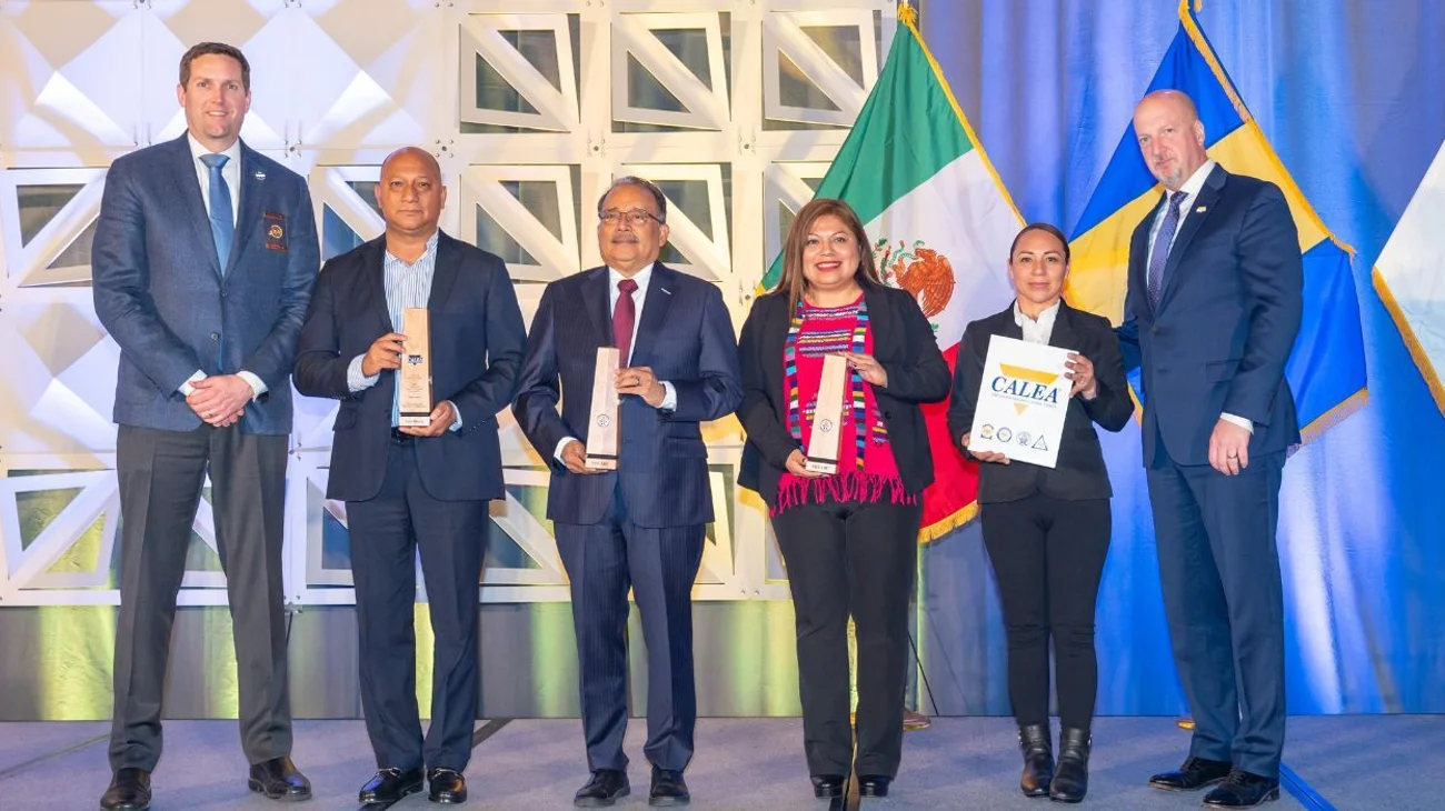 Reconocen por excelencia a policía de Escobedo